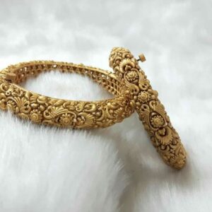 Bloom Gold Bangle